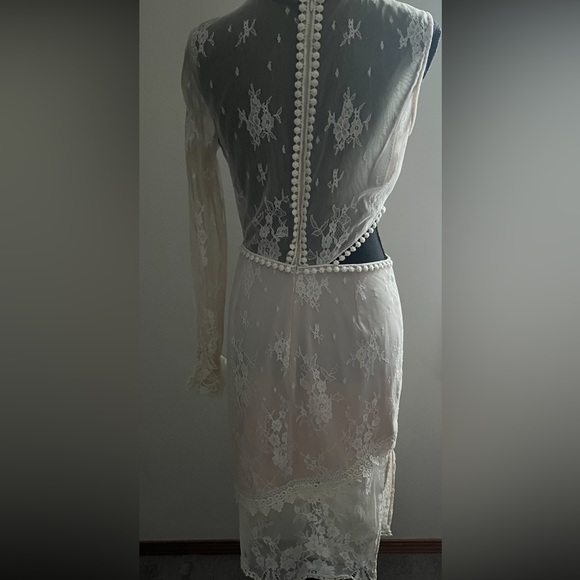 NBD Karina Cream Lace *Revolve*
Floral Cut Out One Sleeve
Cocktail Dress size M - Picture 8 of 11
